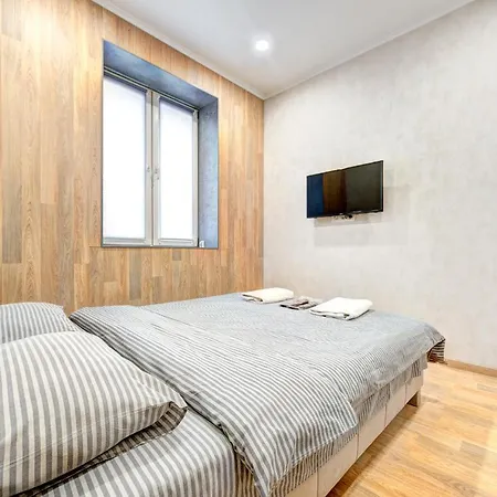 1 Room Apartment Near National Circus Kyiv Exterior photo