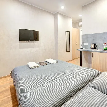 1 Room Apartment Near National Circus Kyiv Exterior photo
