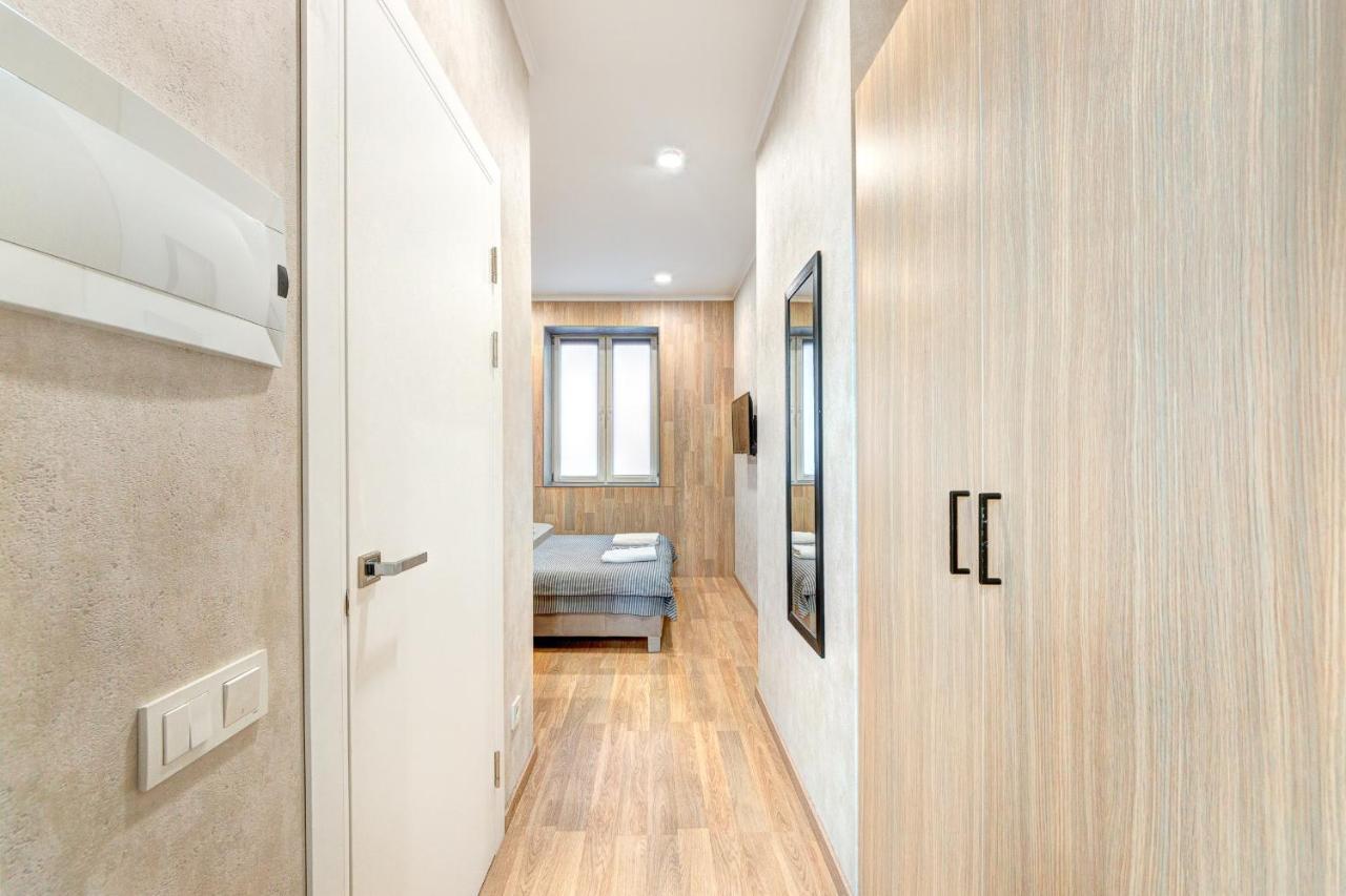 1 Near National Circus Apartment *