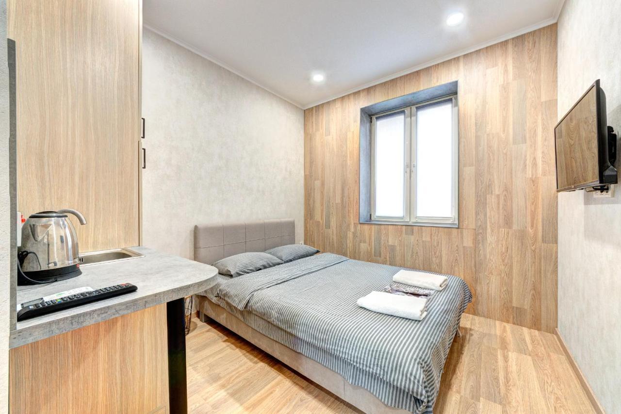 1 Near National Circus Apartment
